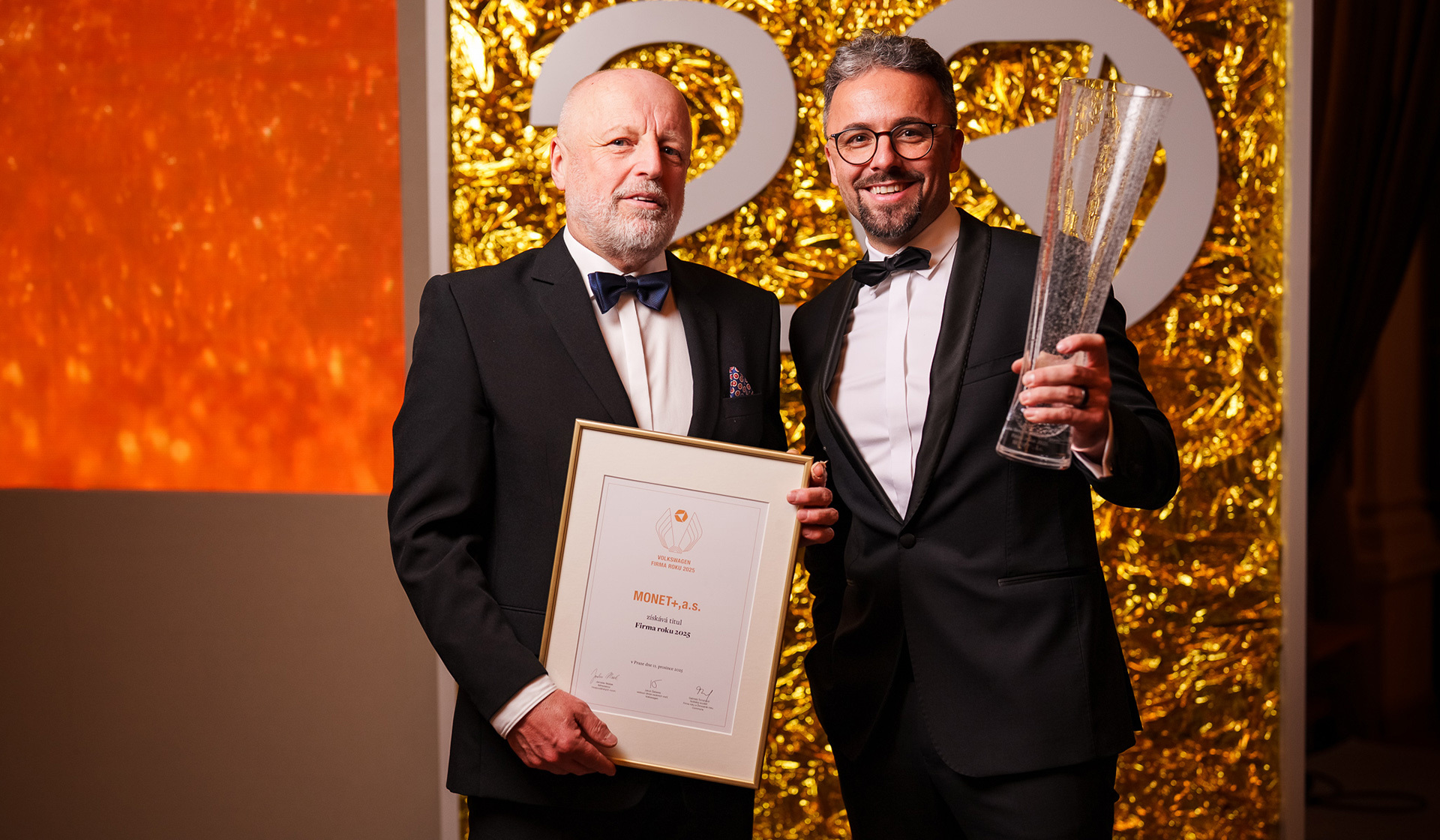 1600x1120_firma_roku_01